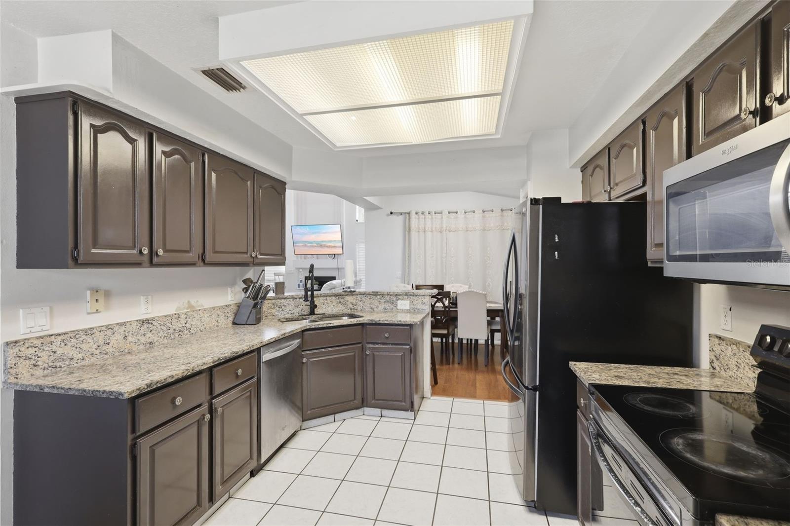 Image 8 of 33 For 399 Cloverleaf Boulevard