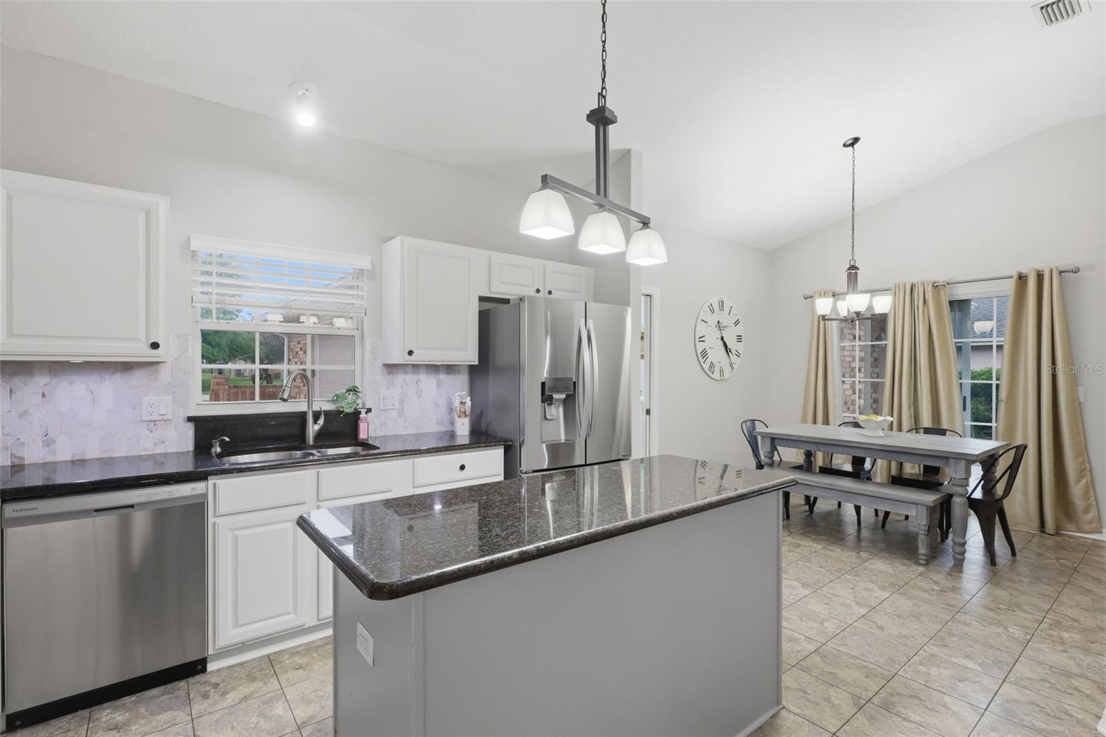 Image 10 of 64 For 390 Glen Abbey Lane