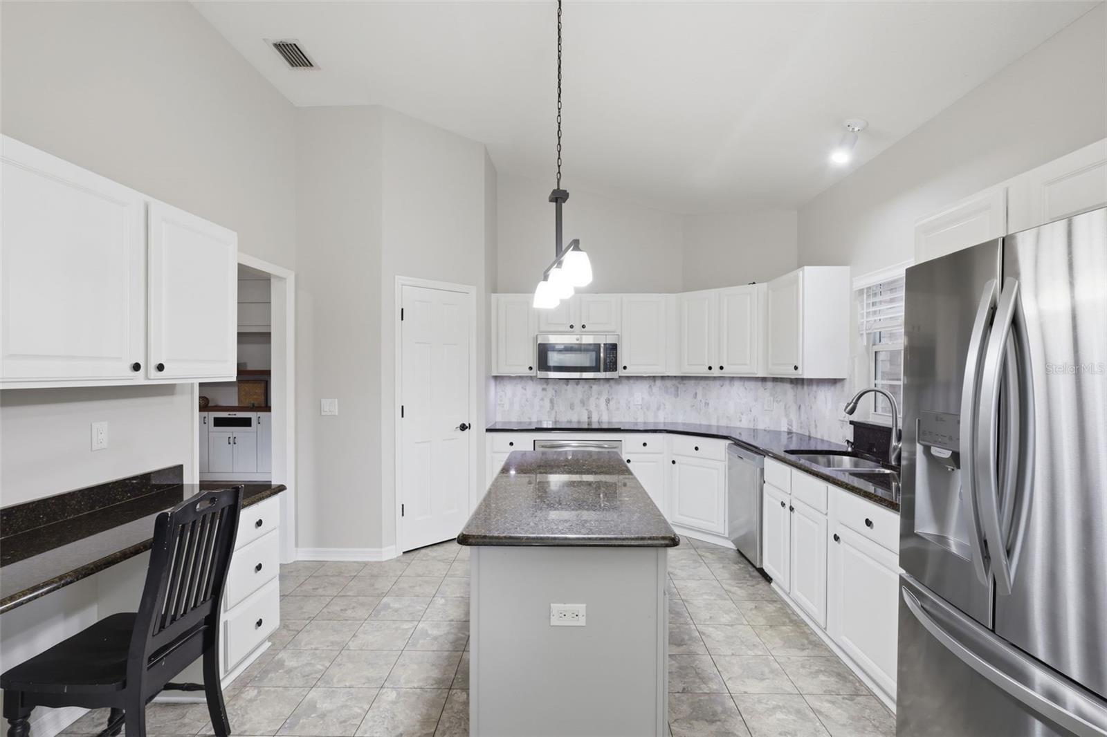 Image 13 of 64 For 390 Glen Abbey Lane