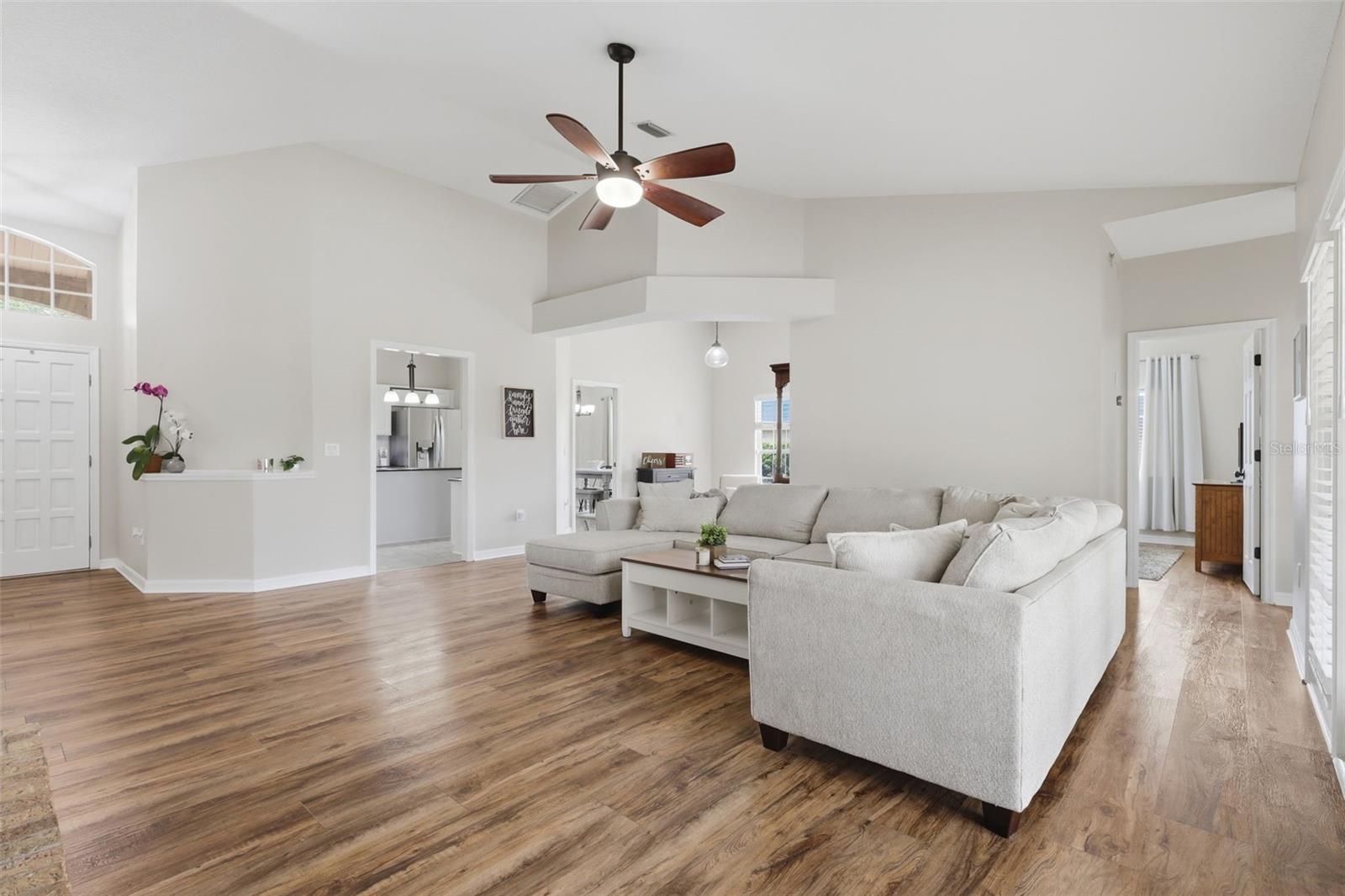 Image 25 of 64 For 390 Glen Abbey Lane