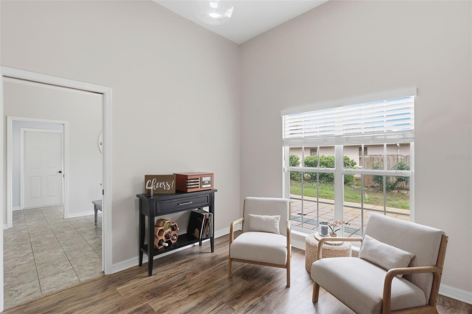 Image 28 of 64 For 390 Glen Abbey Lane