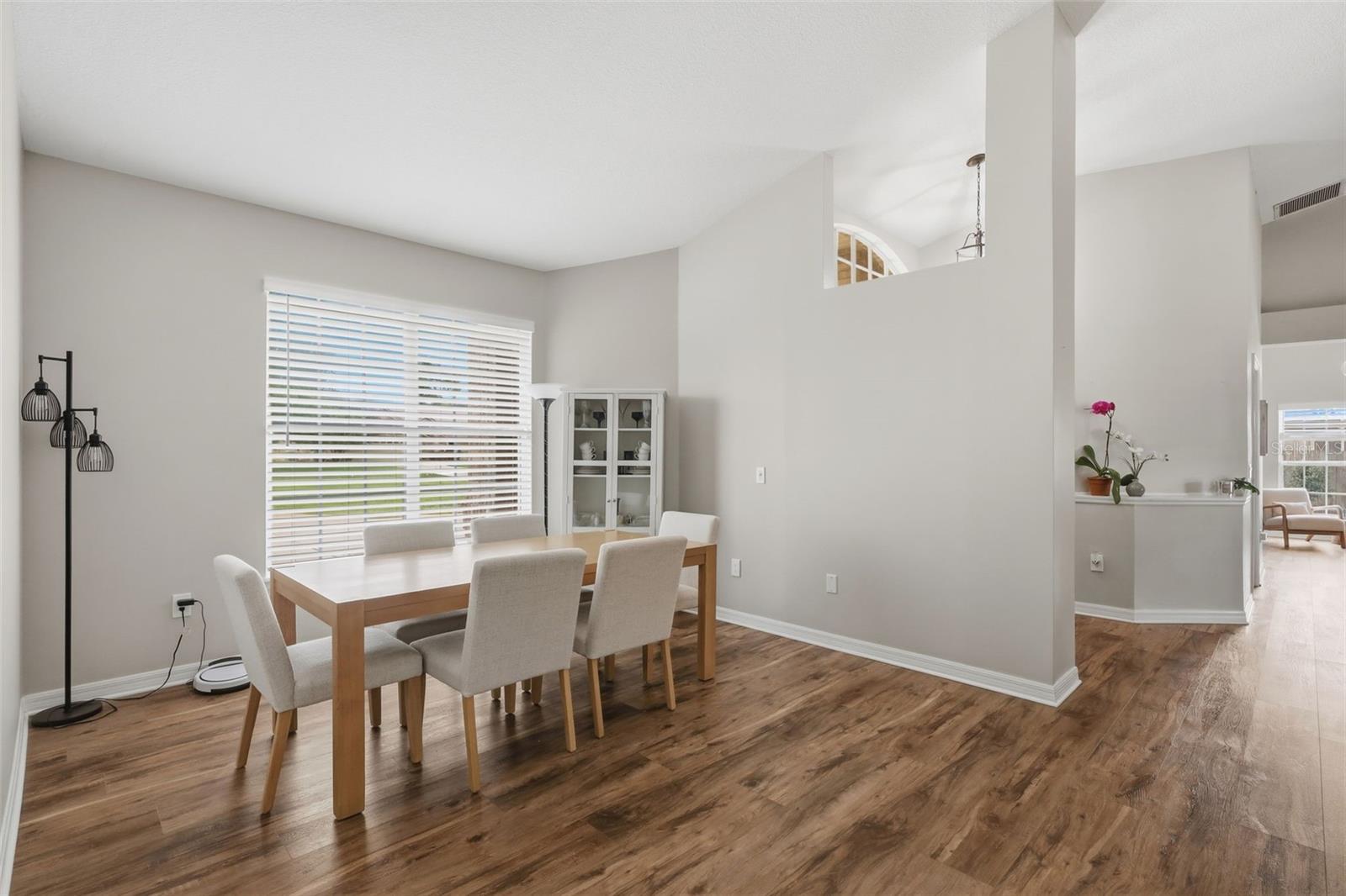 Image 29 of 64 For 390 Glen Abbey Lane