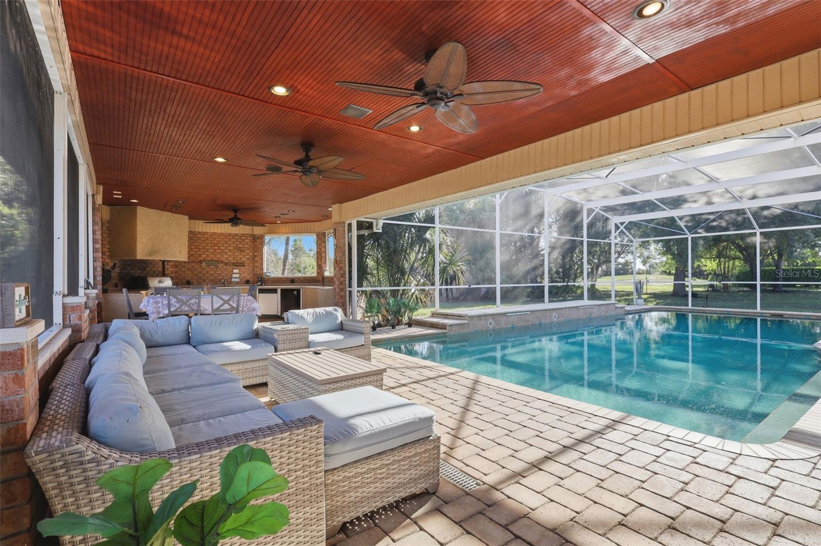 Image 3 of 64 For 390 Glen Abbey Lane