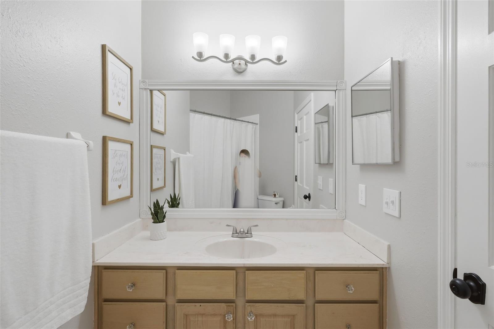 Image 35 of 64 For 390 Glen Abbey Lane