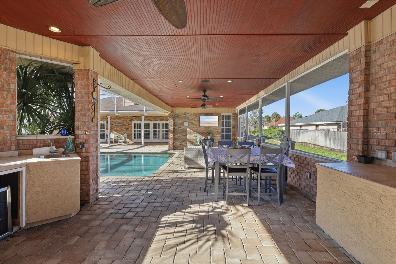 Image 4 of 64 For 390 Glen Abbey Lane