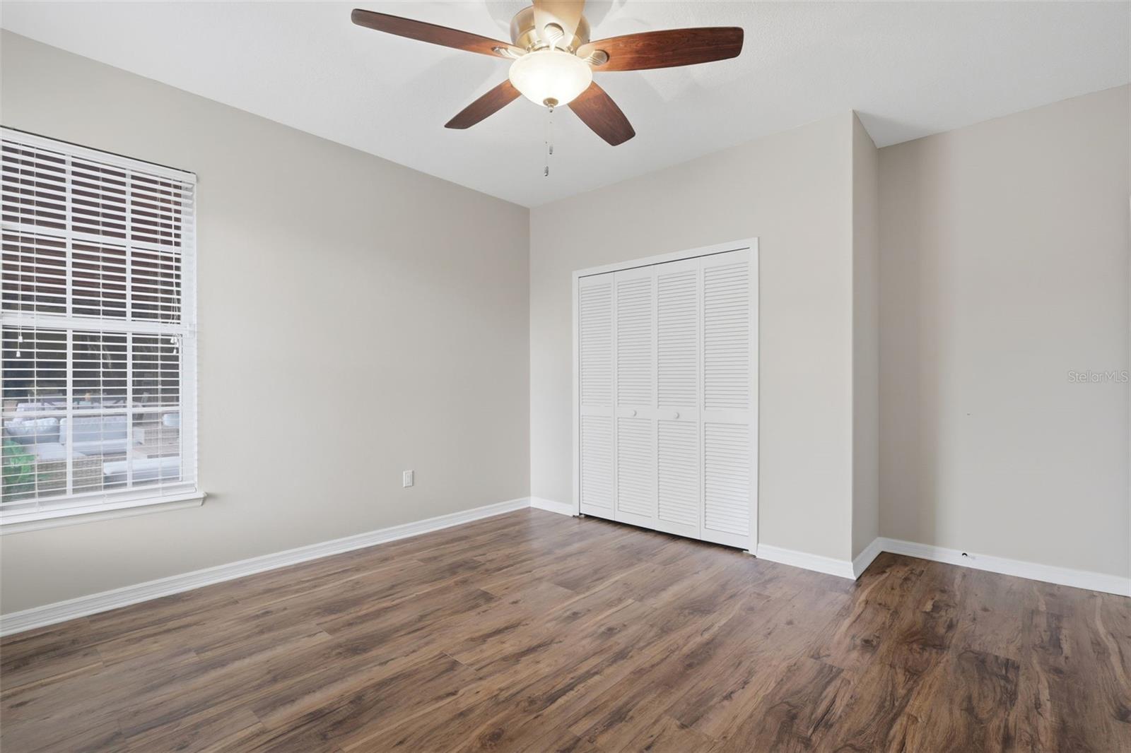 Image 42 of 64 For 390 Glen Abbey Lane