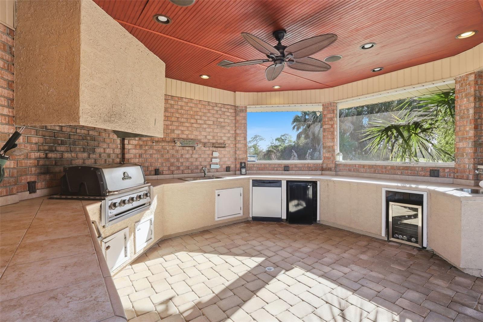 Image 43 of 64 For 390 Glen Abbey Lane