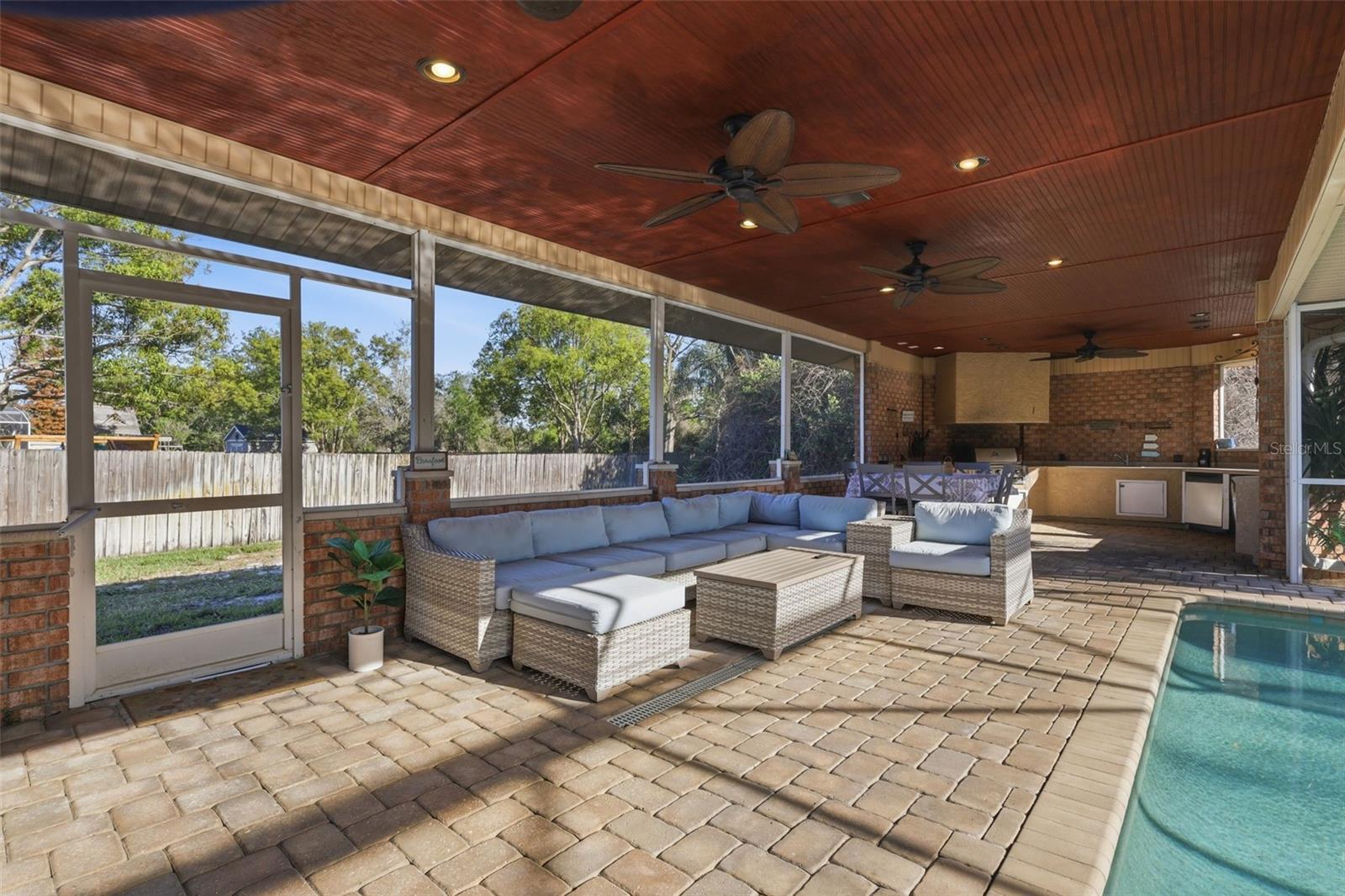 Image 48 of 64 For 390 Glen Abbey Lane