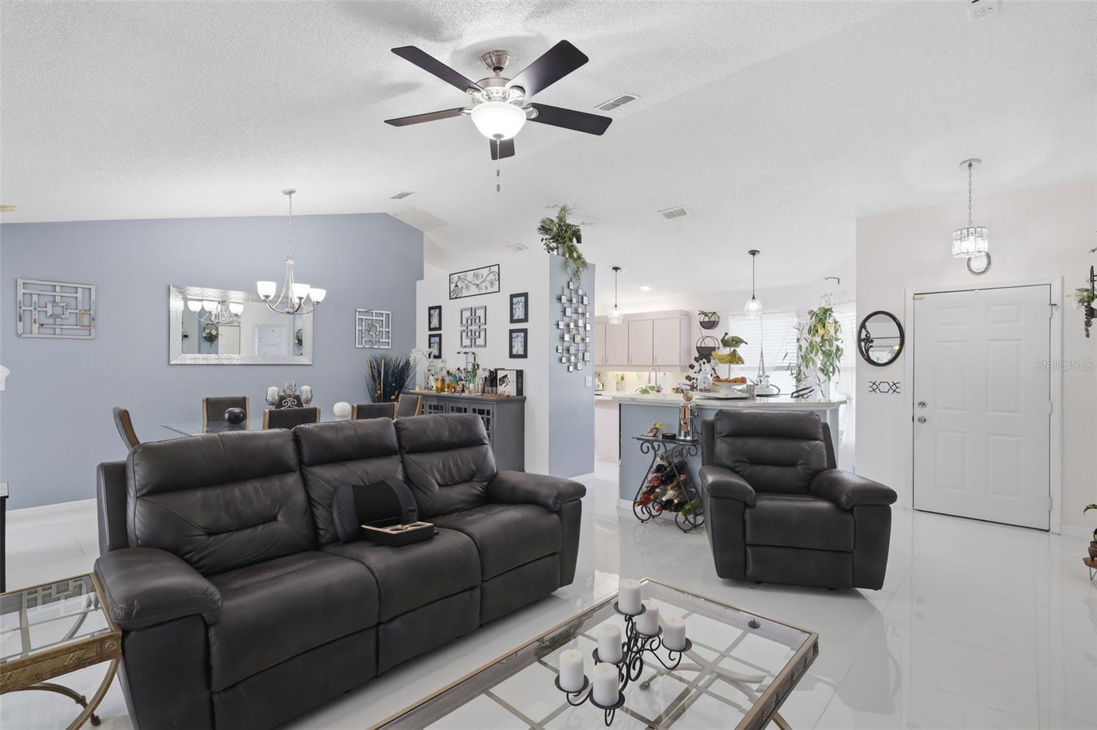 Image 10 of 45 For 2122 King Richards Court