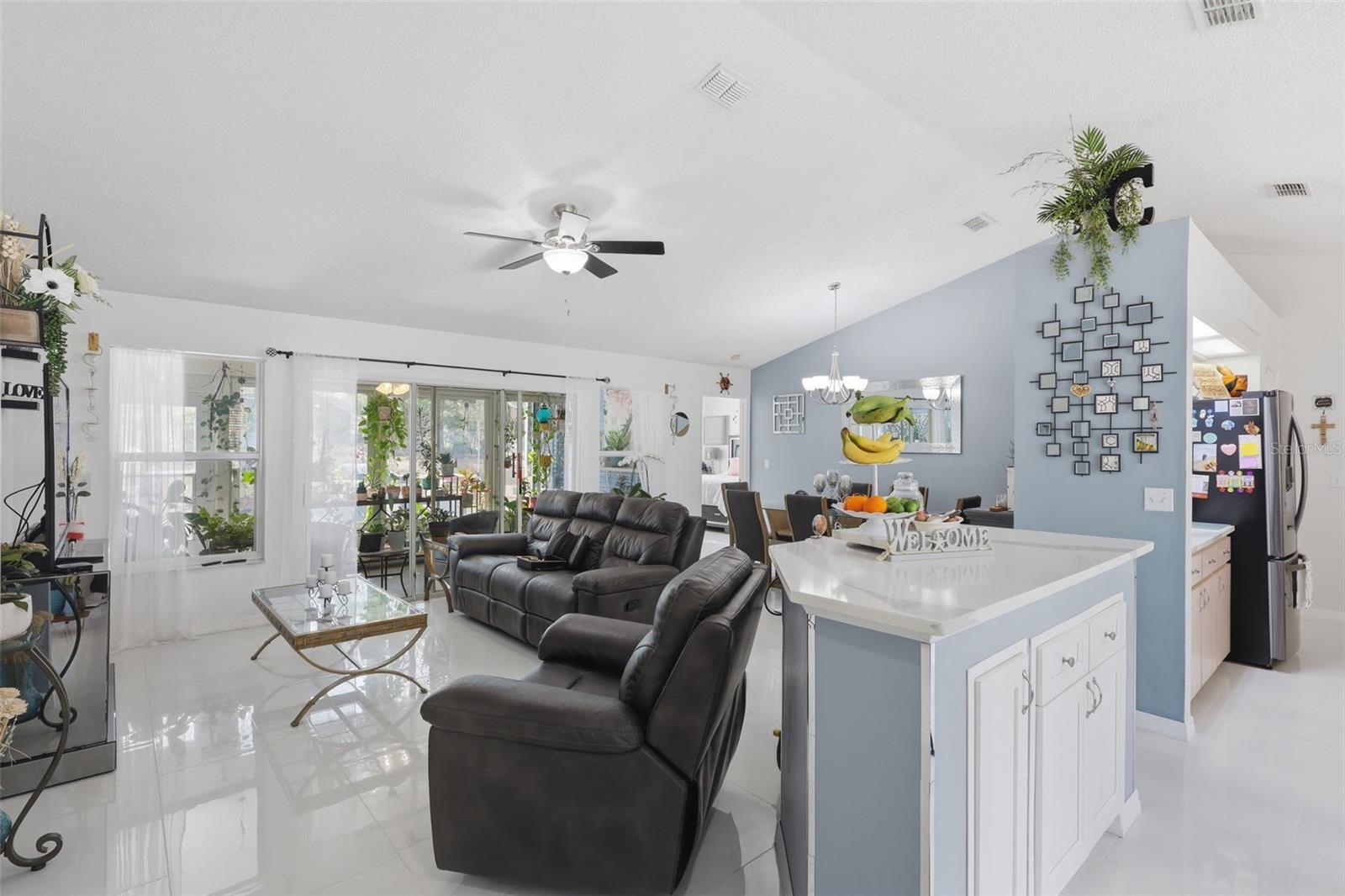 Image 14 of 45 For 2122 King Richards Court