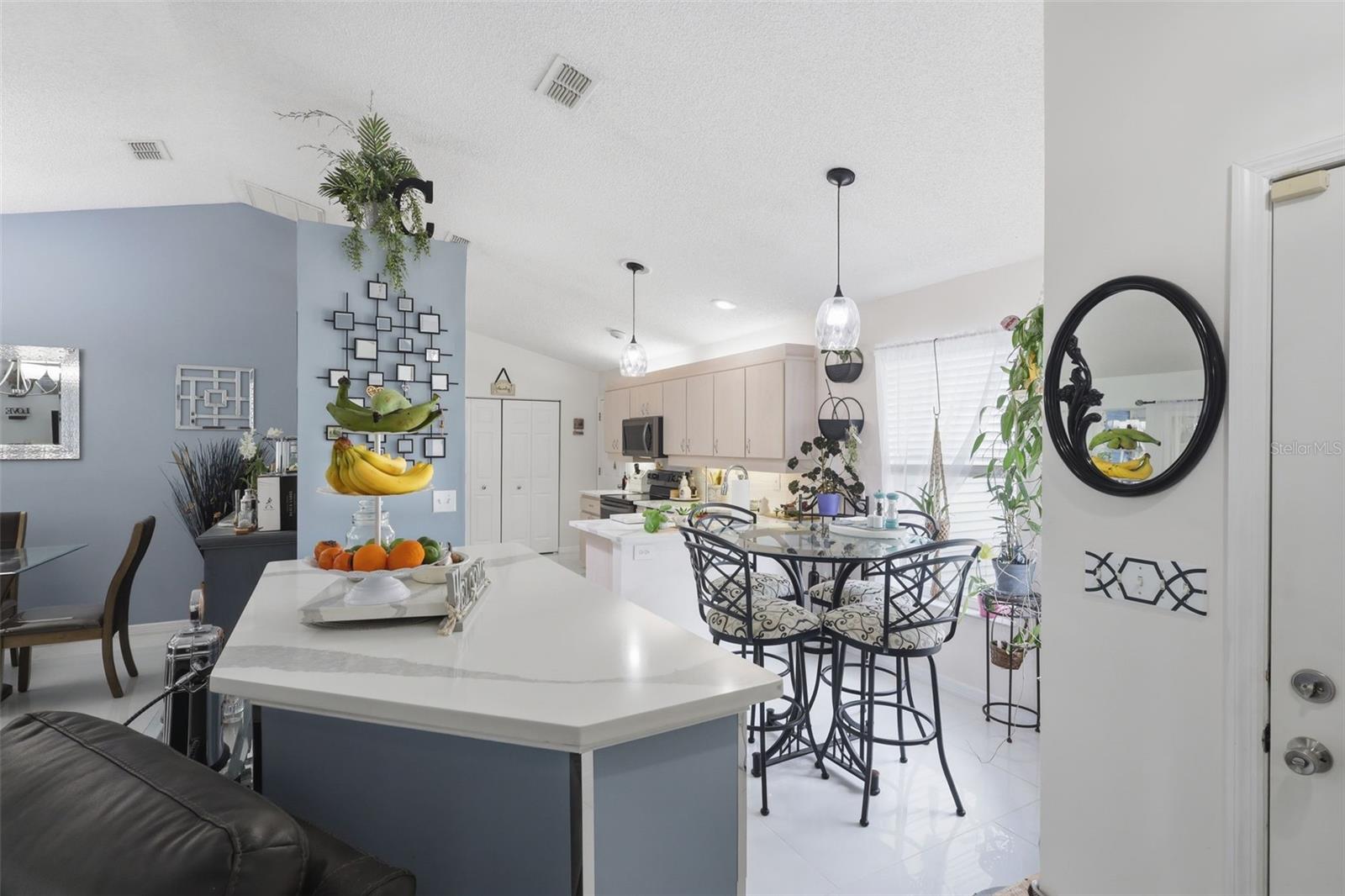 Image 15 of 45 For 2122 King Richards Court