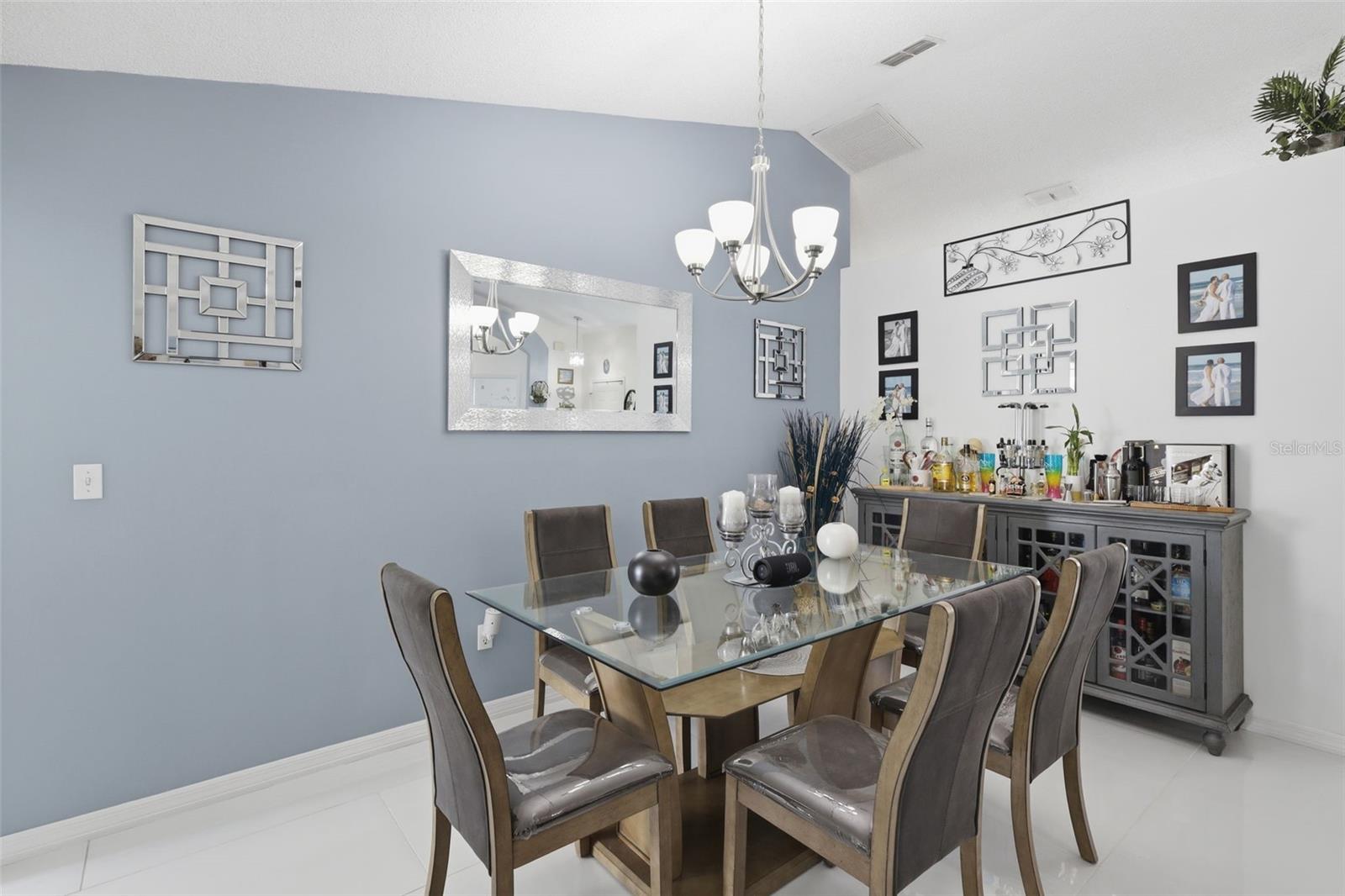 Image 16 of 45 For 2122 King Richards Court