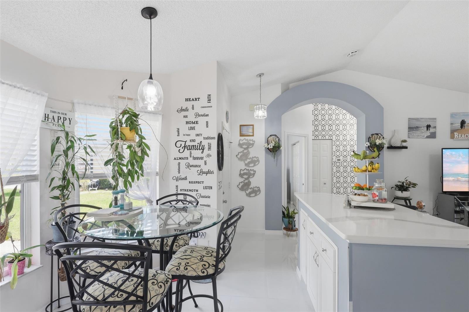 Image 18 of 45 For 2122 King Richards Court