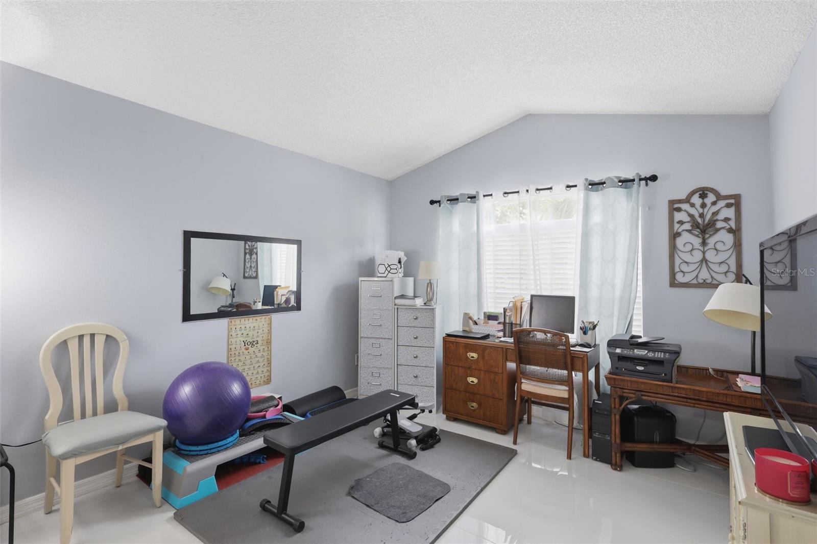 Image 24 of 45 For 2122 King Richards Court