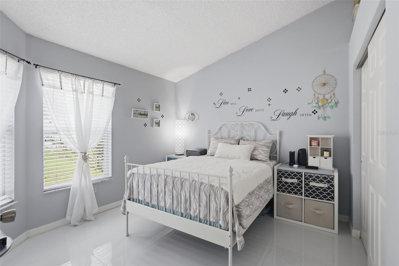 Image 26 of 45 For 2122 King Richards Court