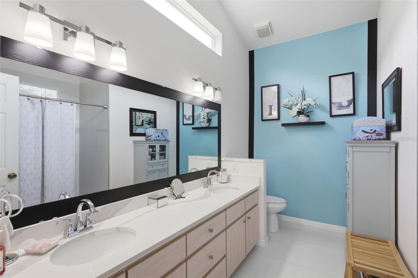 Image 28 of 45 For 2122 King Richards Court