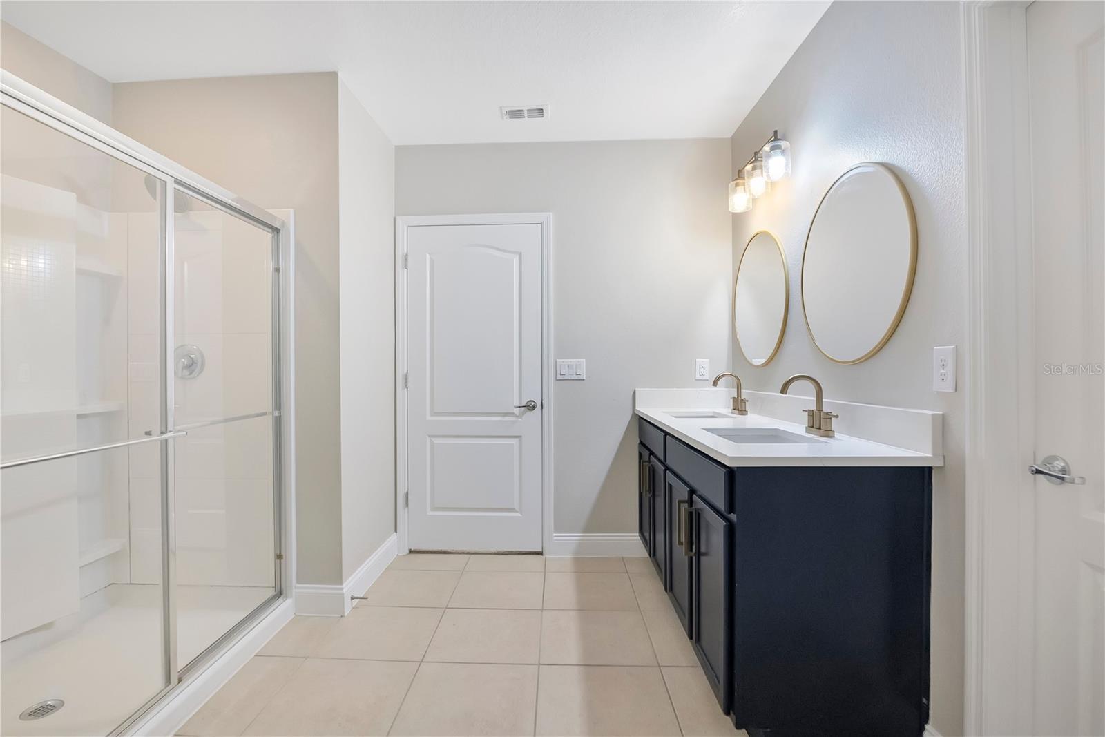 Image 22 of 46 For 2736 Summerglen Lane