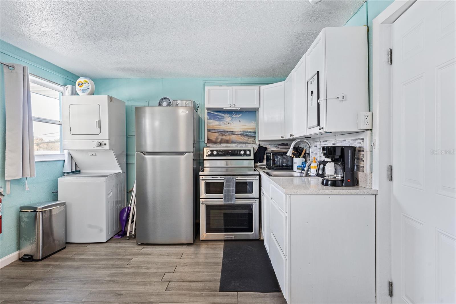 Image 3 of 17 For 406 Tyler Avenue 19