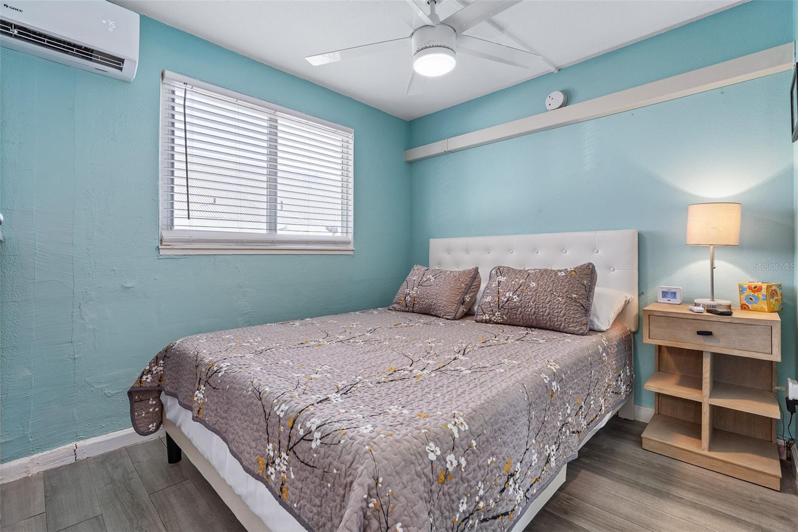 Image 9 of 17 For 406 Tyler Avenue 19