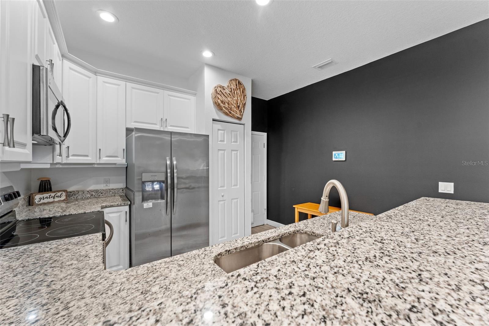 Image 11 of 29 For 637 Holmes Avenue