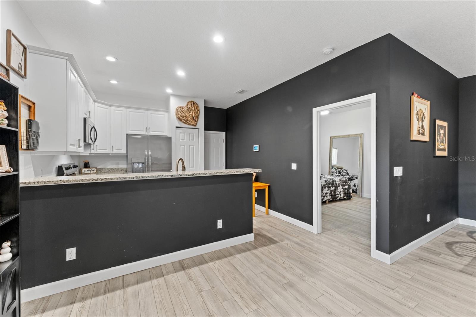 Image 14 of 29 For 637 Holmes Avenue