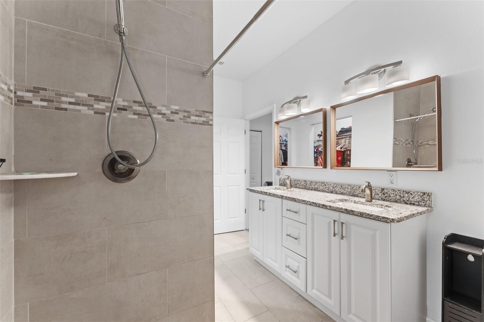 Image 17 of 29 For 637 Holmes Avenue