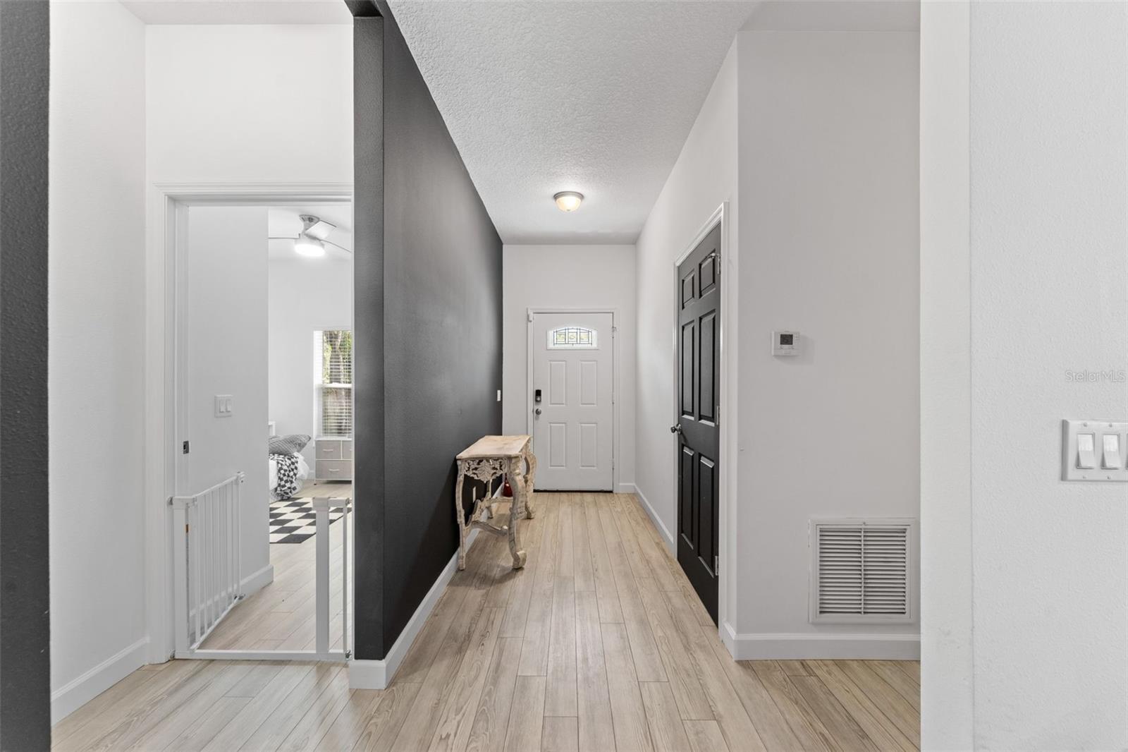 Image 20 of 29 For 637 Holmes Avenue