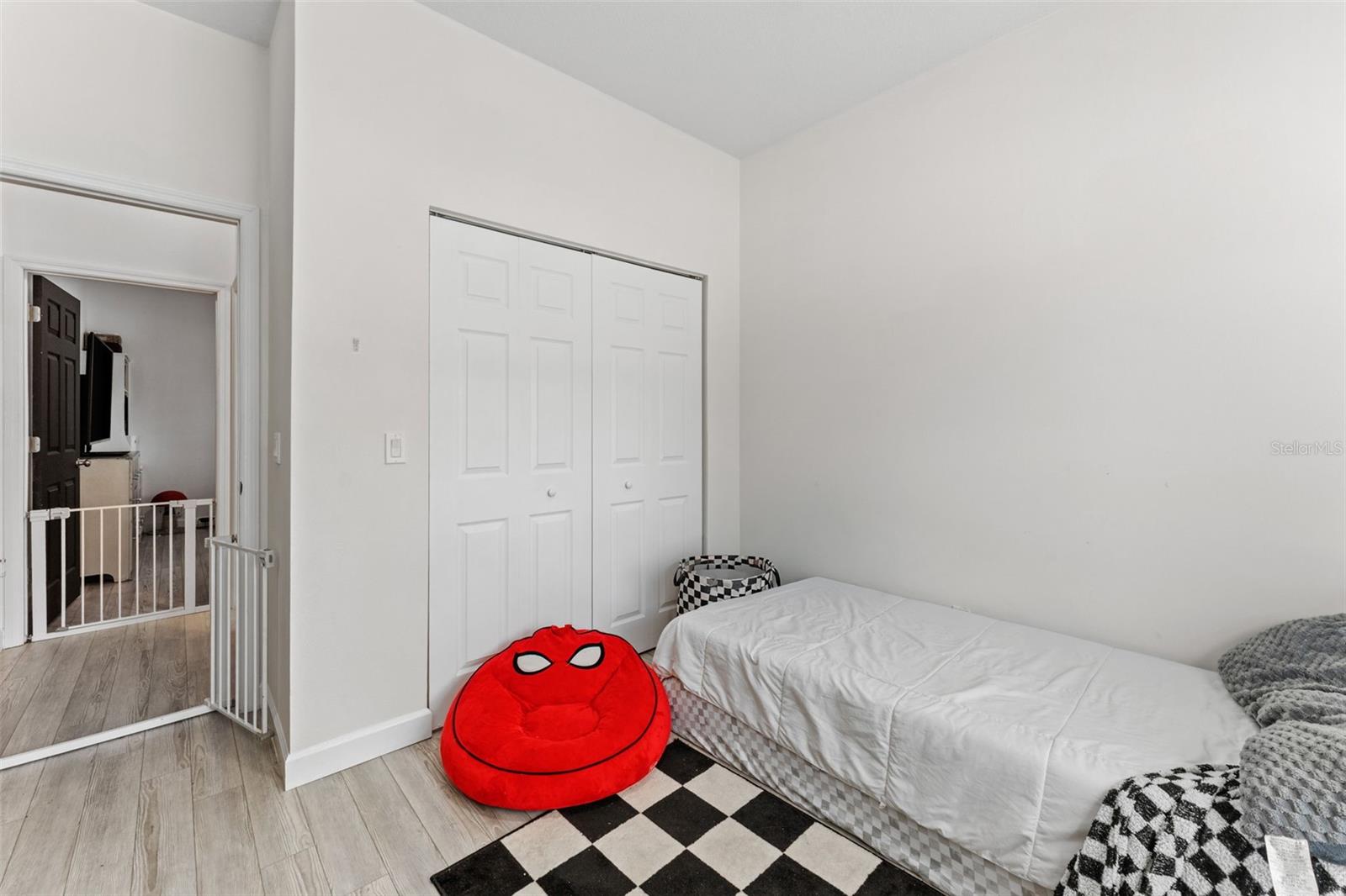 Image 22 of 29 For 637 Holmes Avenue