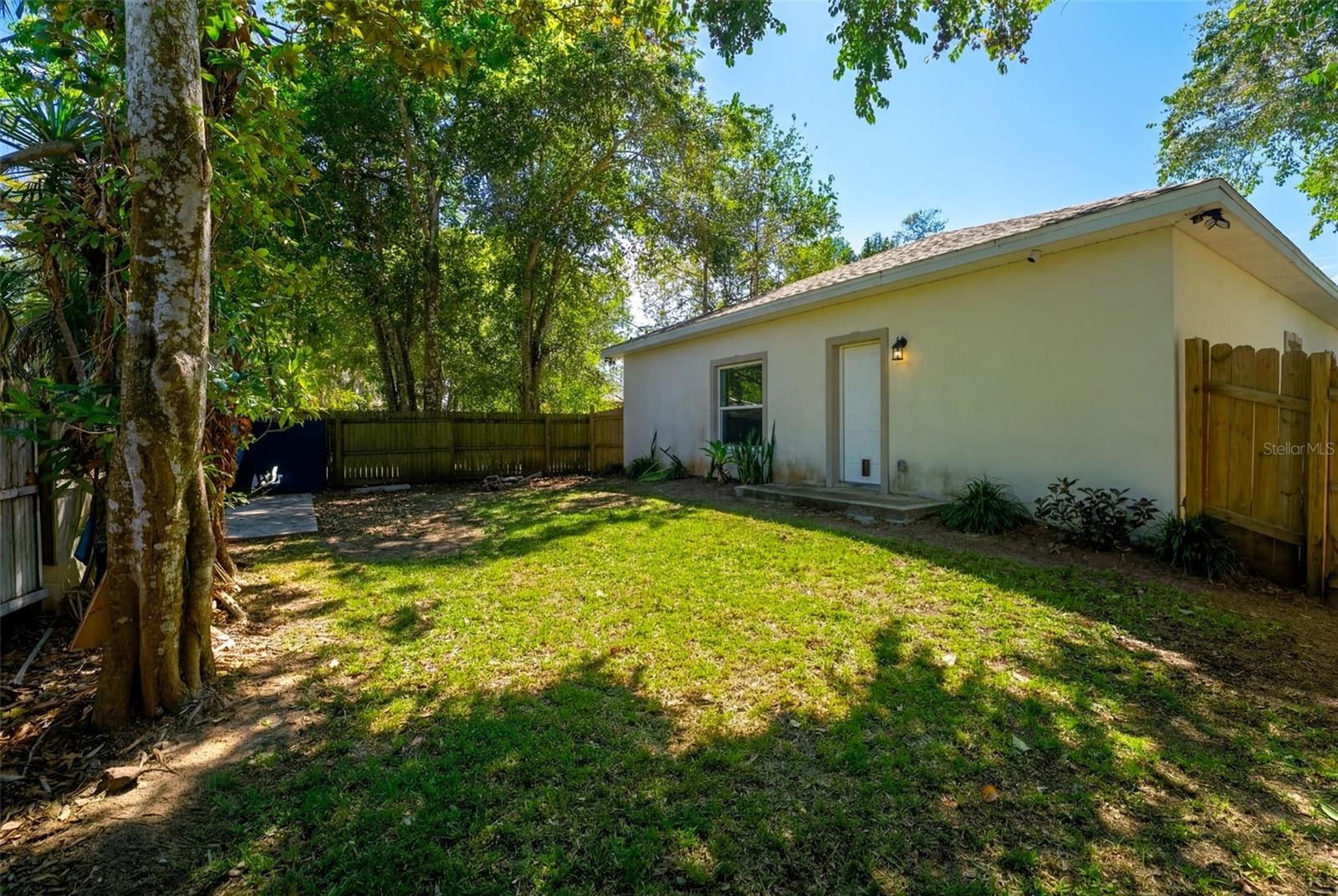 Image 25 of 29 For 637 Holmes Avenue