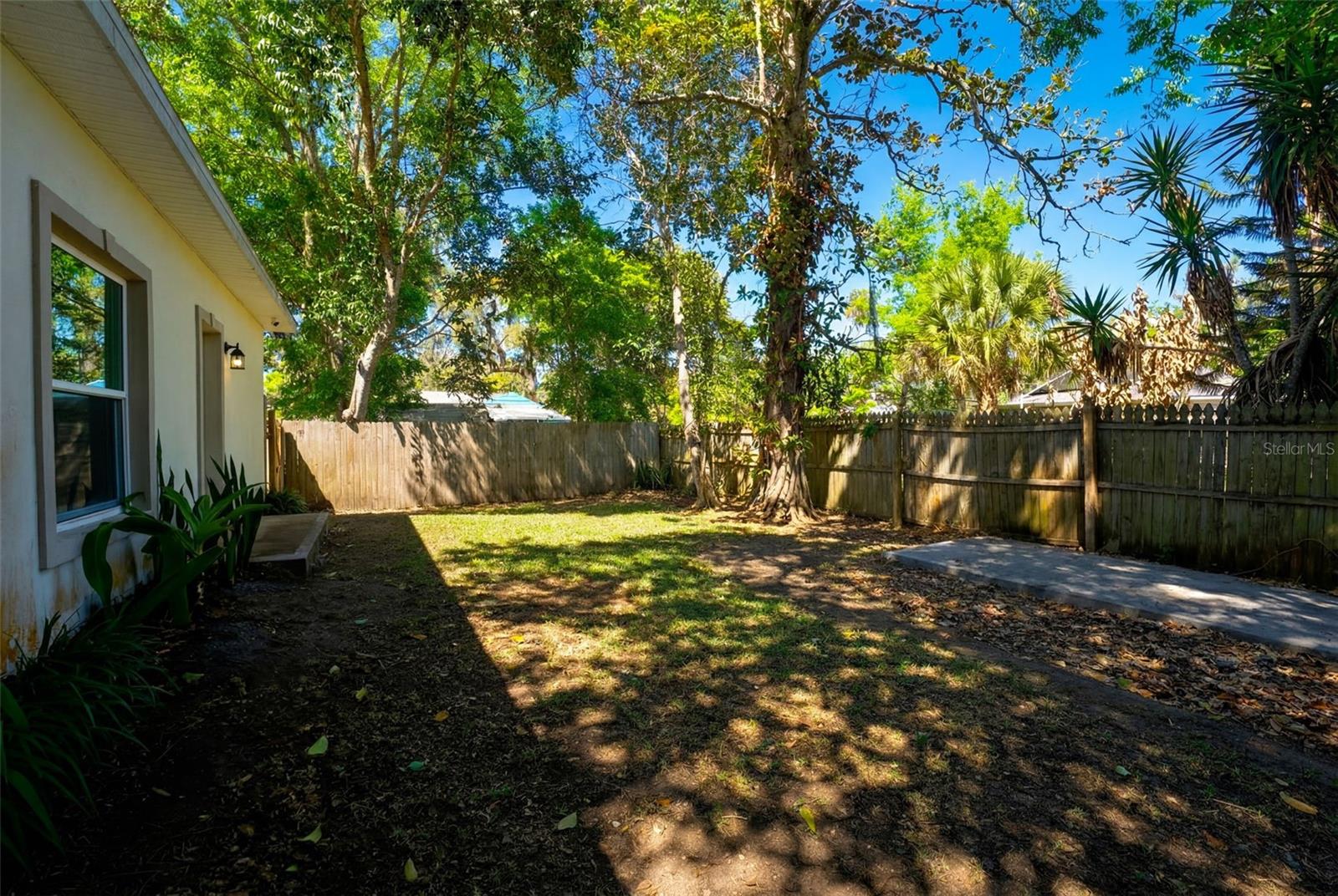 Image 26 of 29 For 637 Holmes Avenue