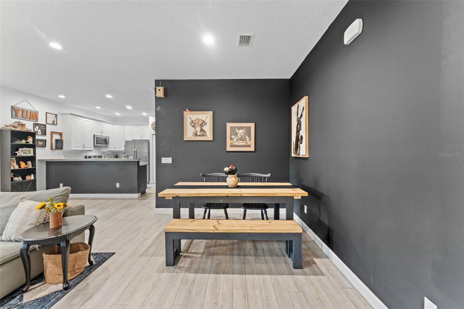 Image 4 of 29 For 637 Holmes Avenue