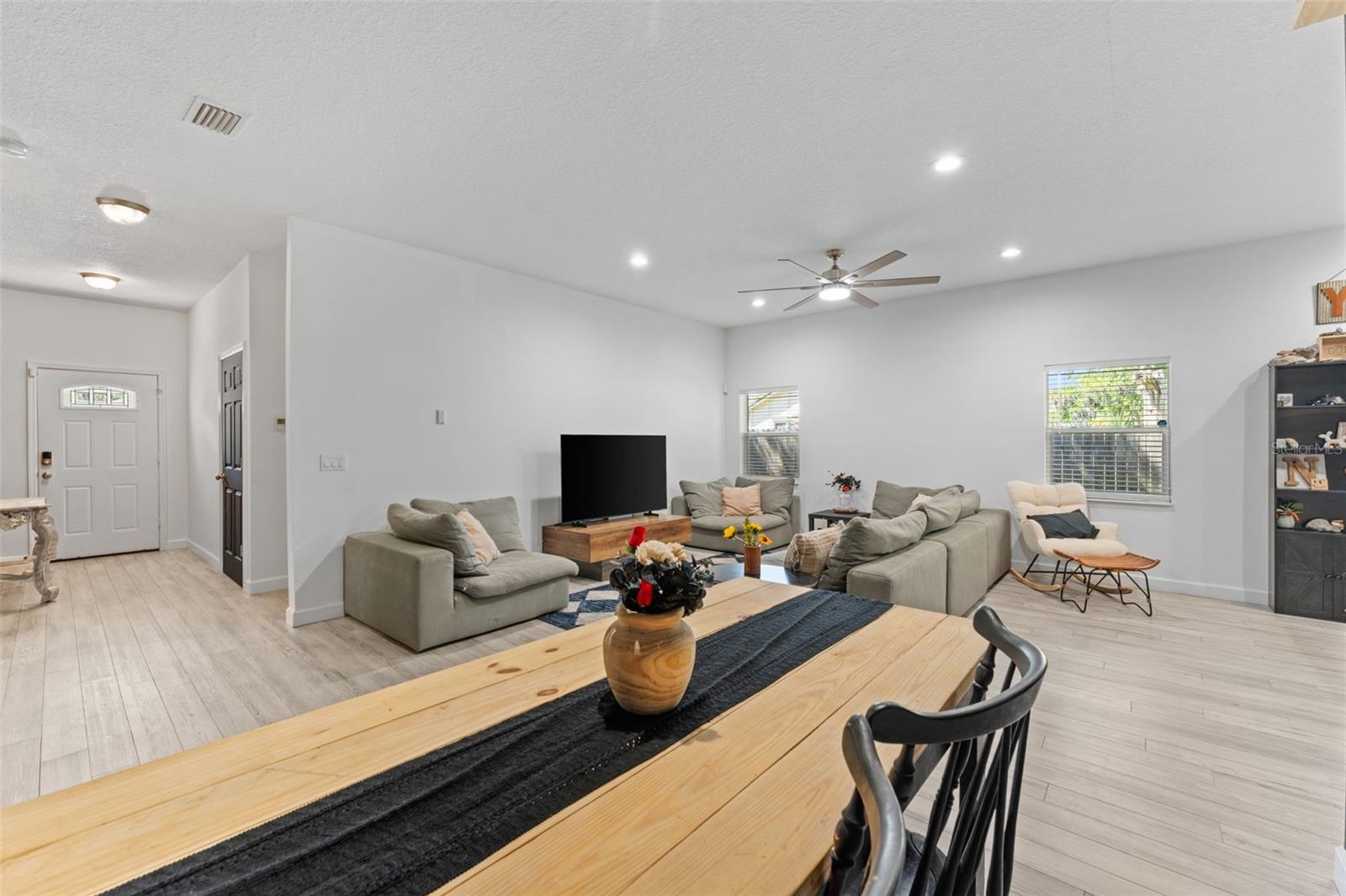 Image 6 of 29 For 637 Holmes Avenue