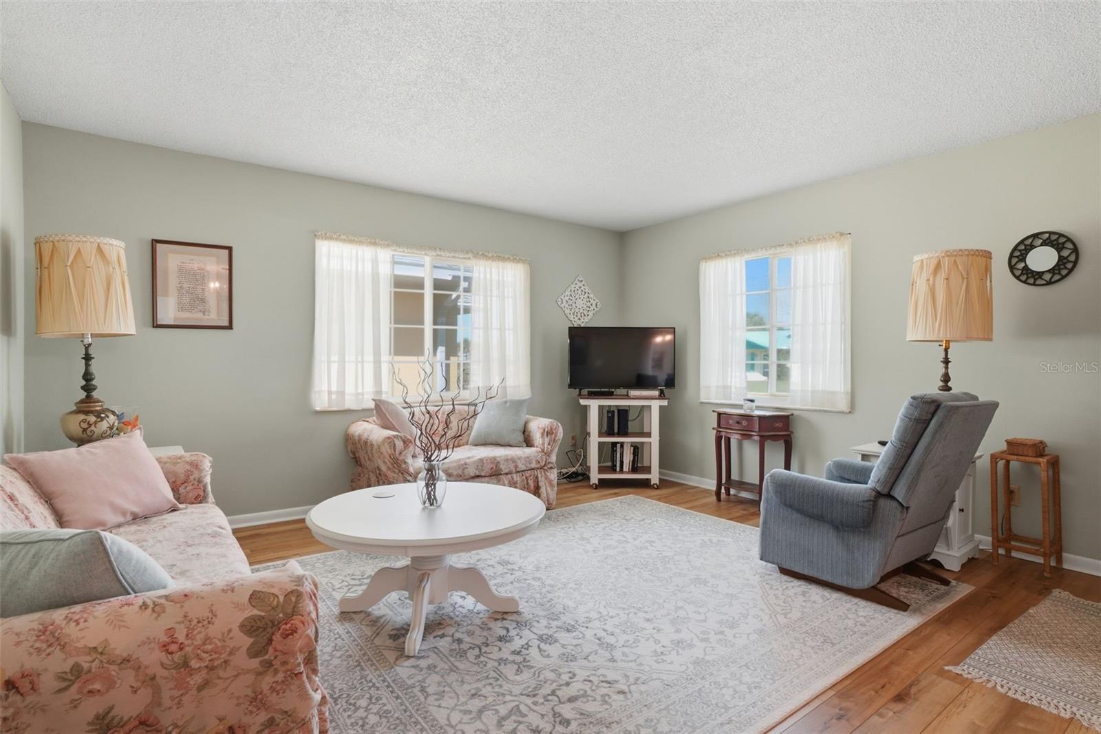 Image 5 of 48 For 309 4th Street