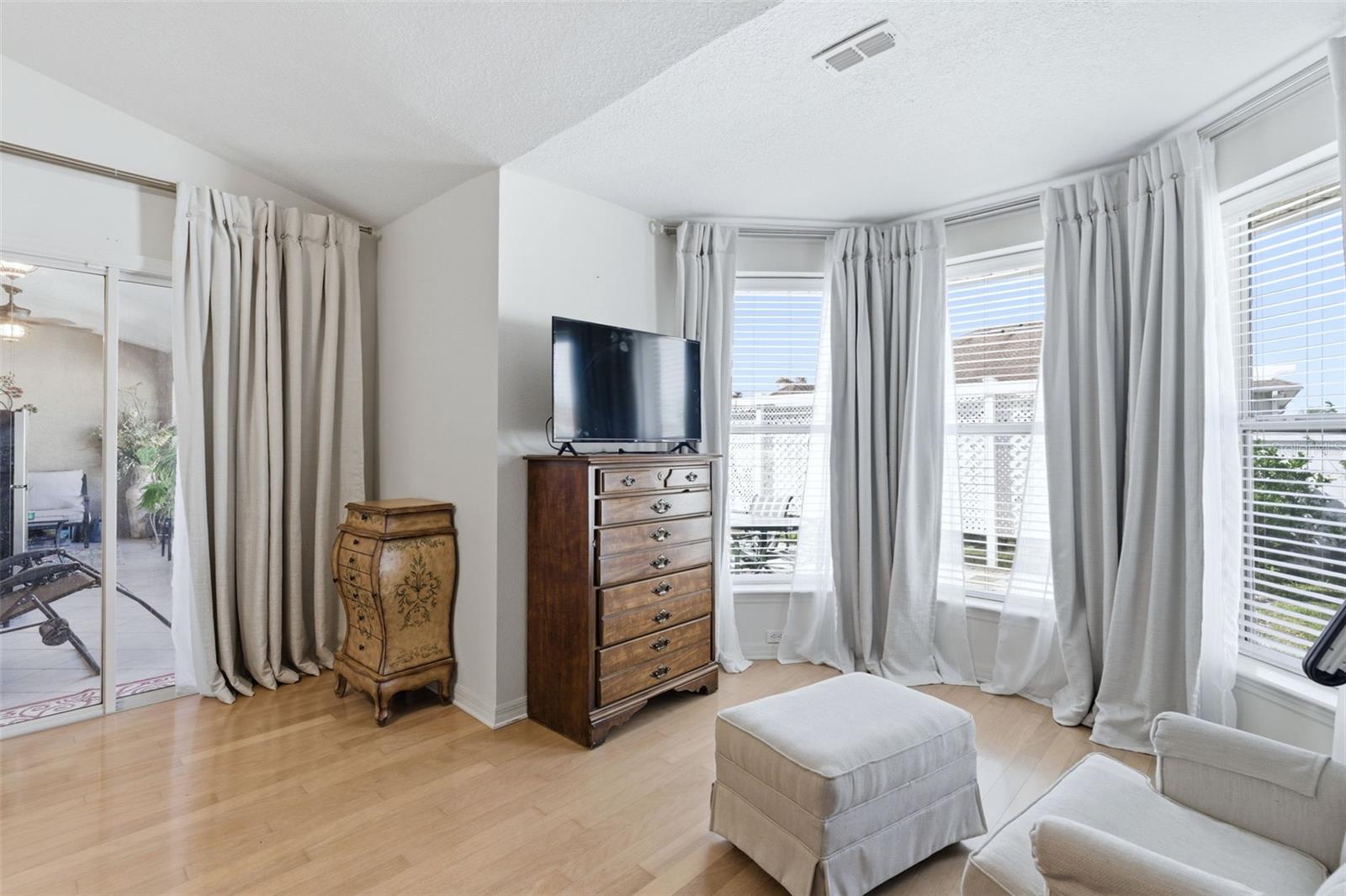 Image 14 of 33 For 484 Kettering Road