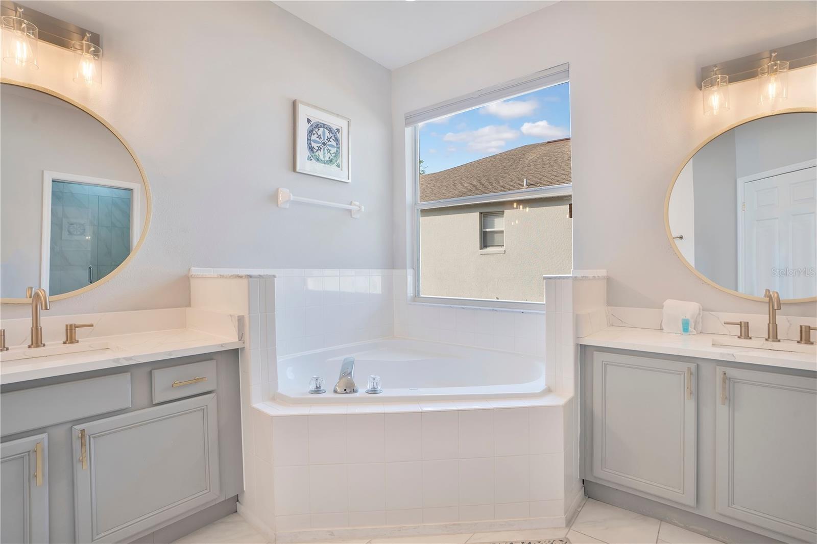 Image 13 of 29 For 544 Pineloch Drive