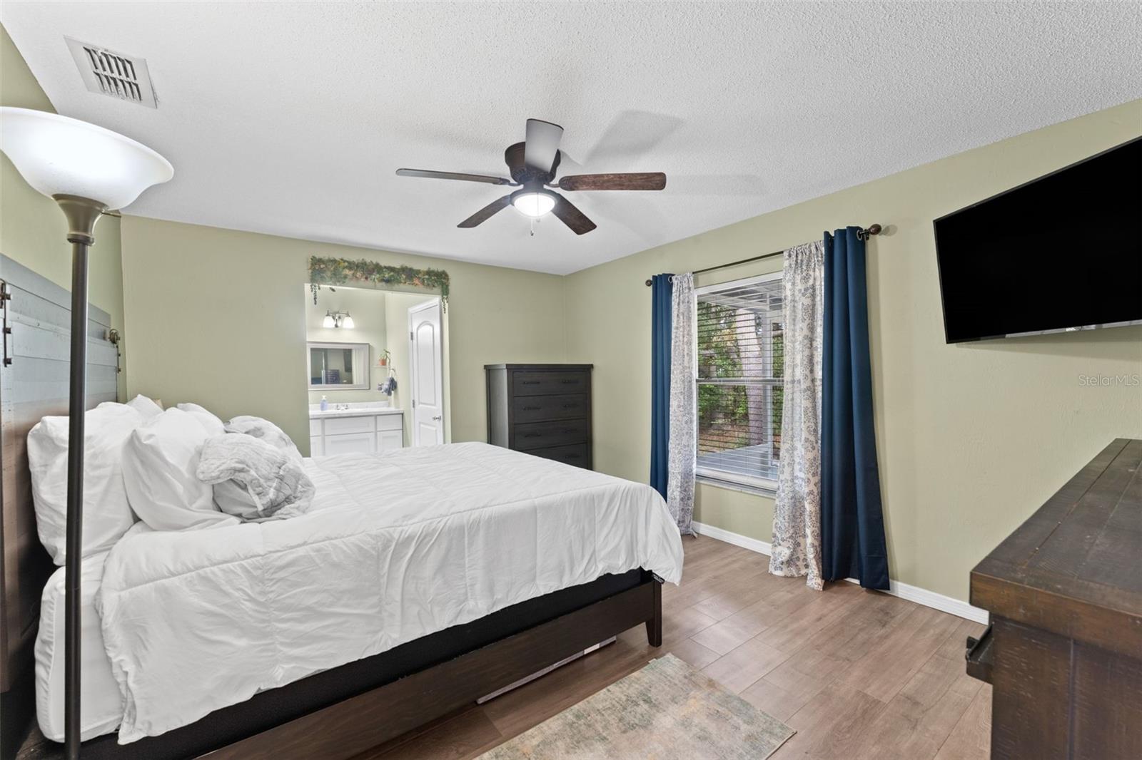 Image 18 of 35 For 120 Quaker Ridge Drive