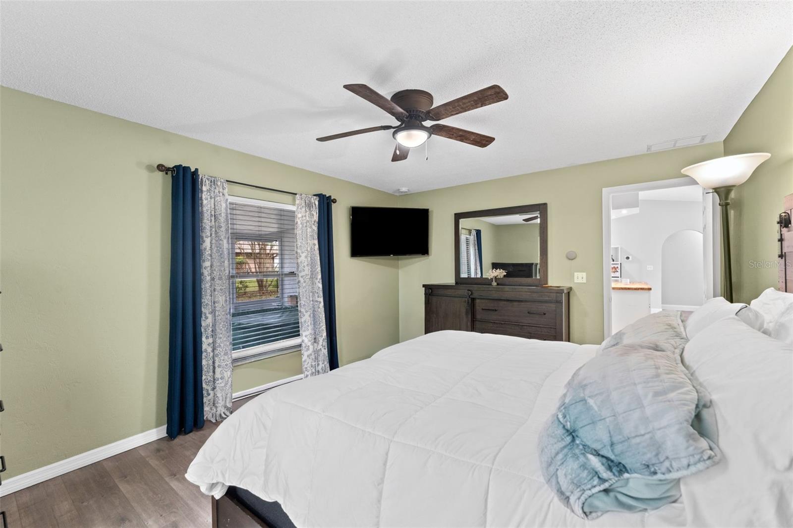 Image 19 of 35 For 120 Quaker Ridge Drive