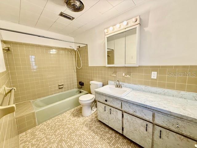 Image 15 of 34 For 4 Sunshine Boulevard