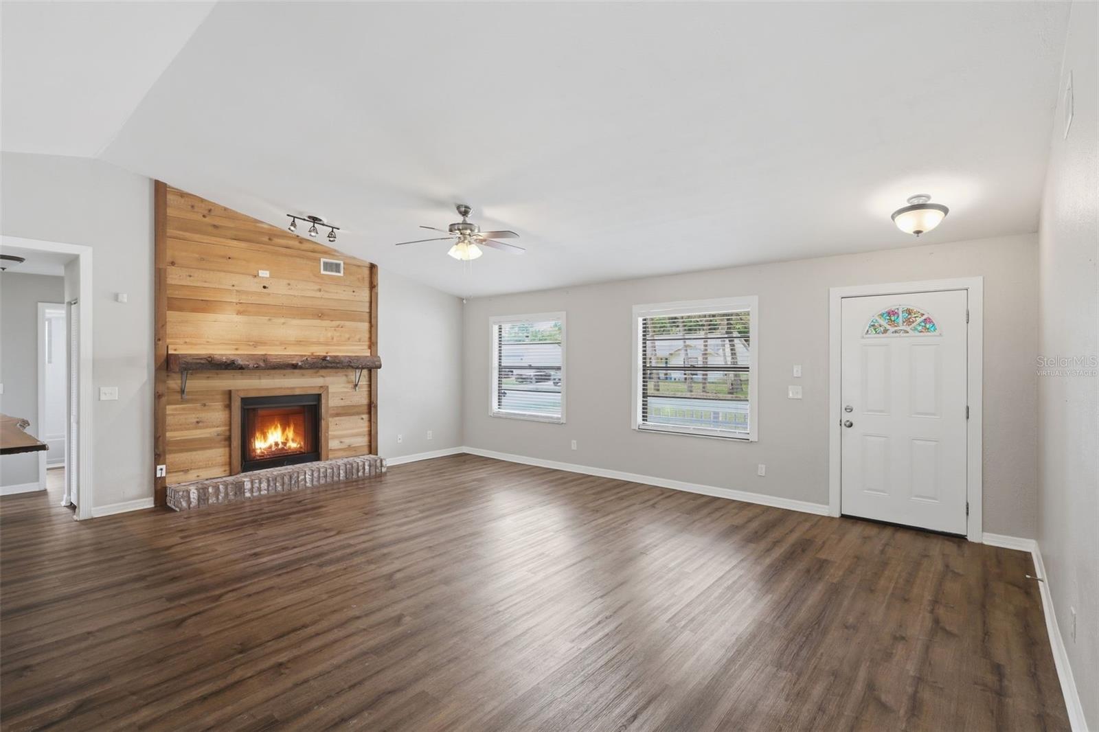 Image 12 of 40 For 2009 Umbrella Tree Drive