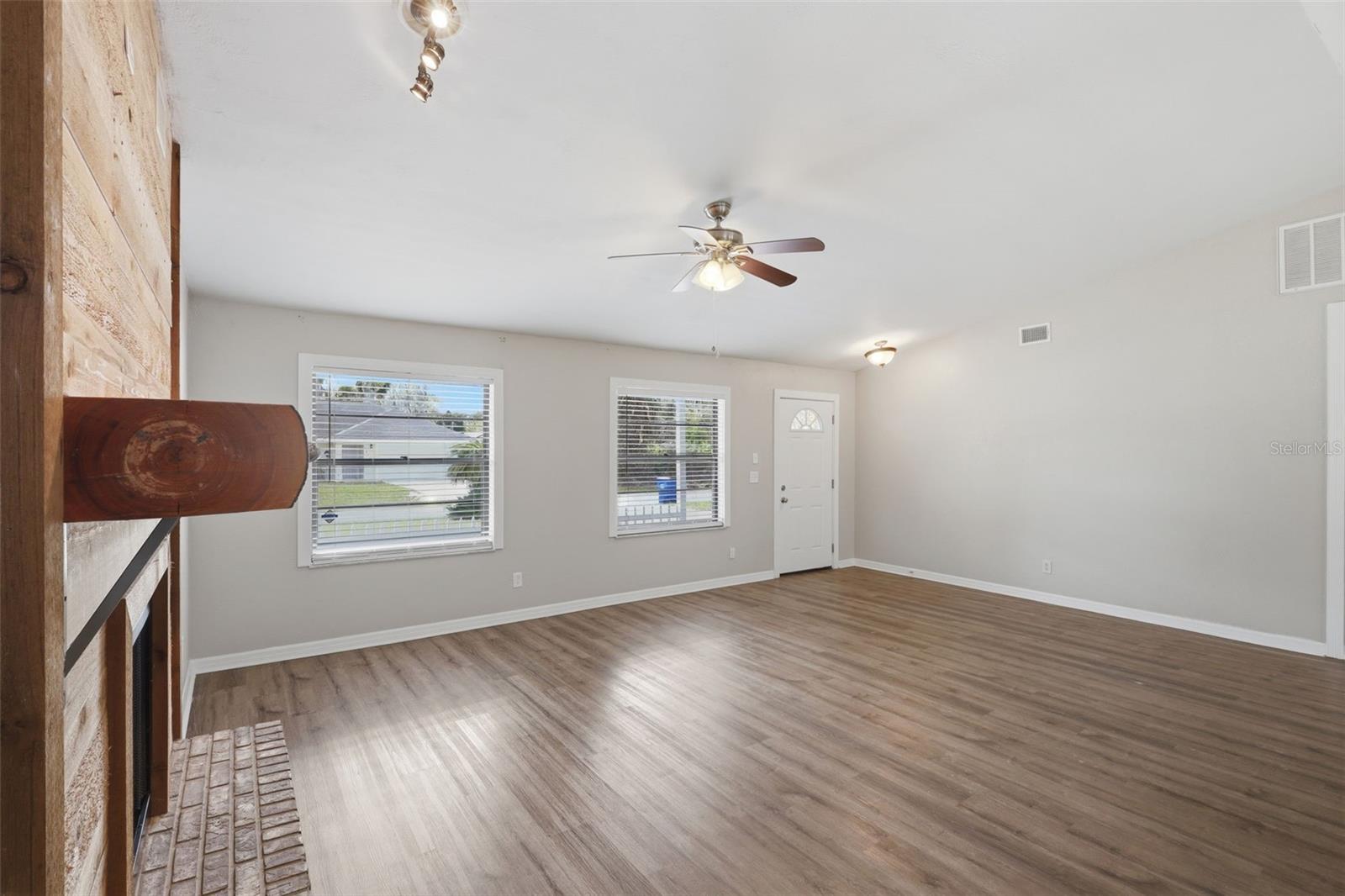 Image 14 of 40 For 2009 Umbrella Tree Drive