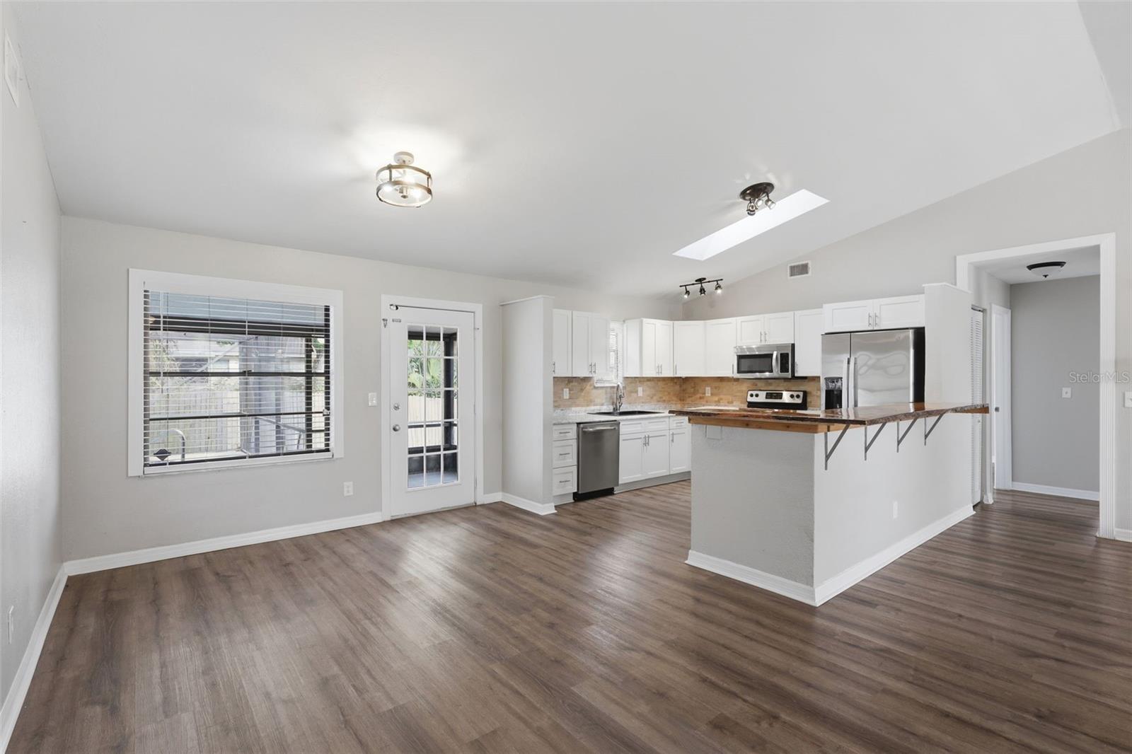 Image 15 of 40 For 2009 Umbrella Tree Drive