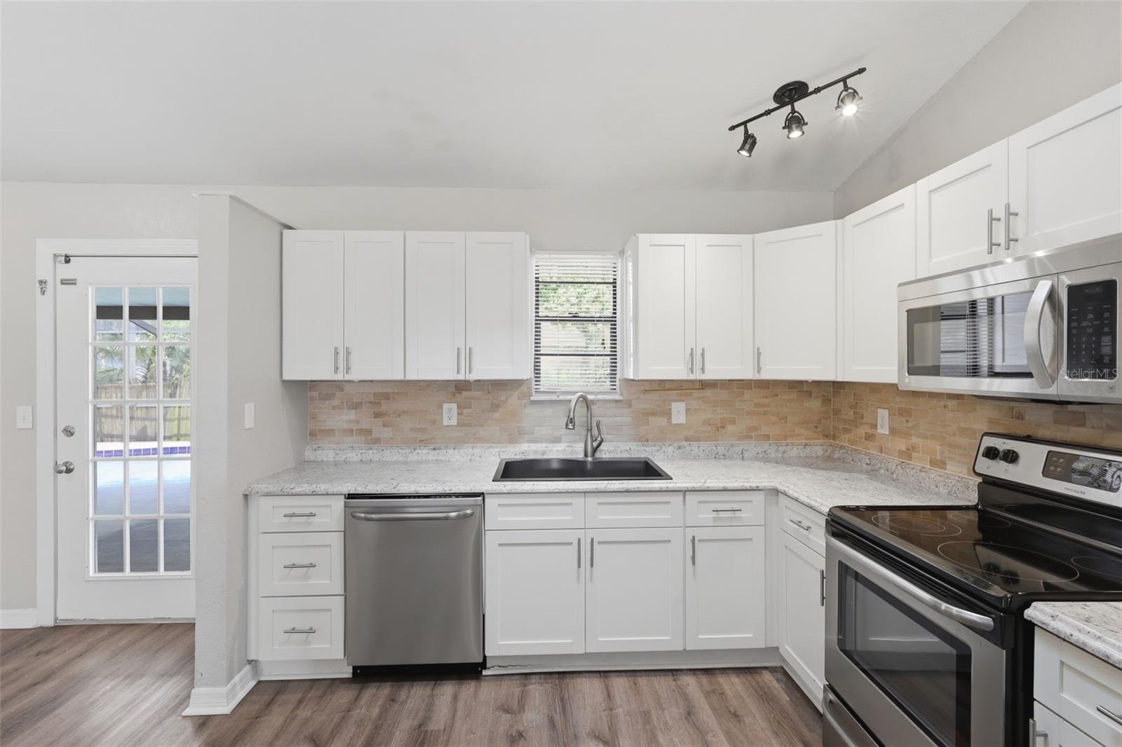 Image 25 of 40 For 2009 Umbrella Tree Drive