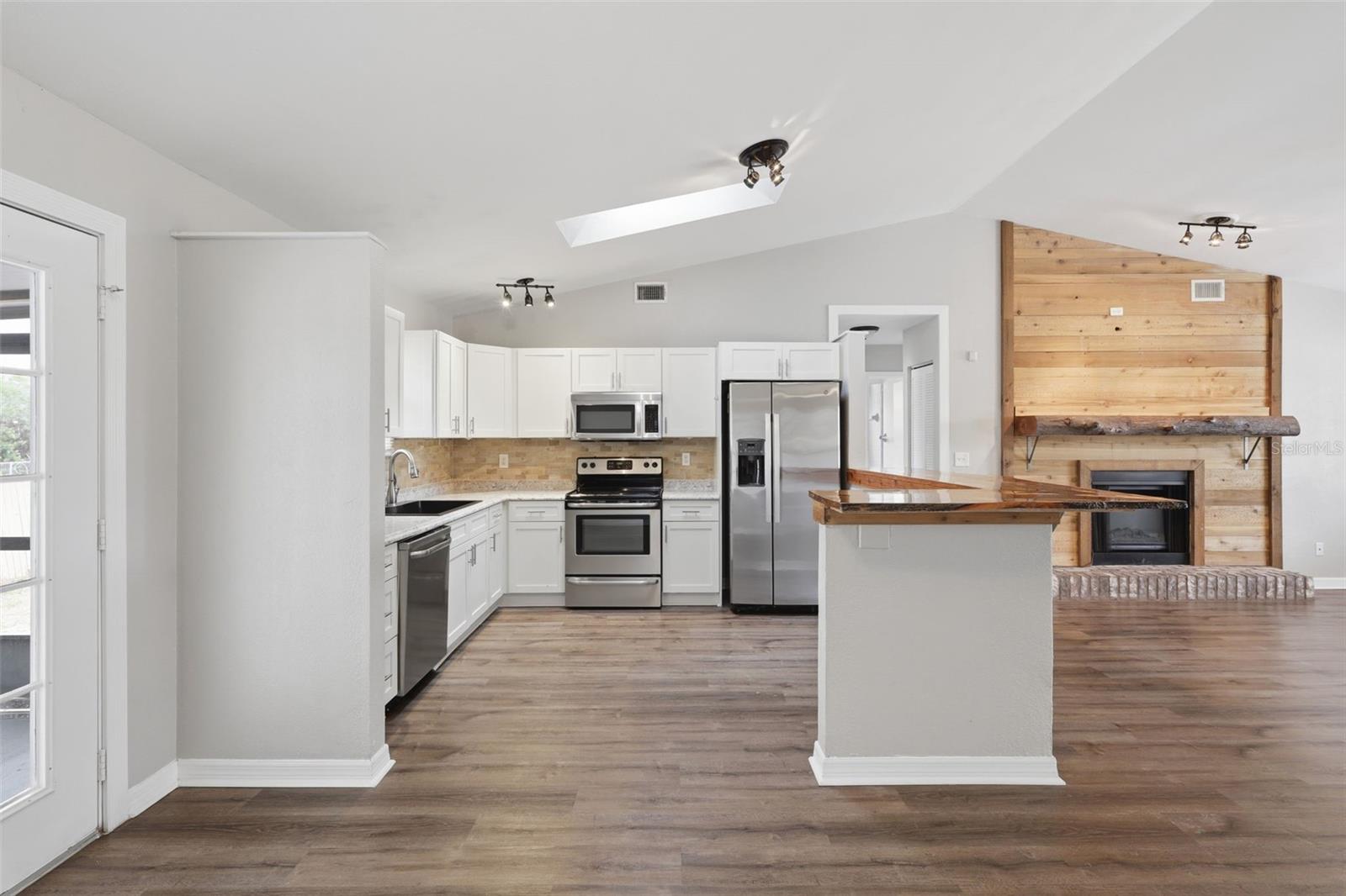 Image 29 of 40 For 2009 Umbrella Tree Drive