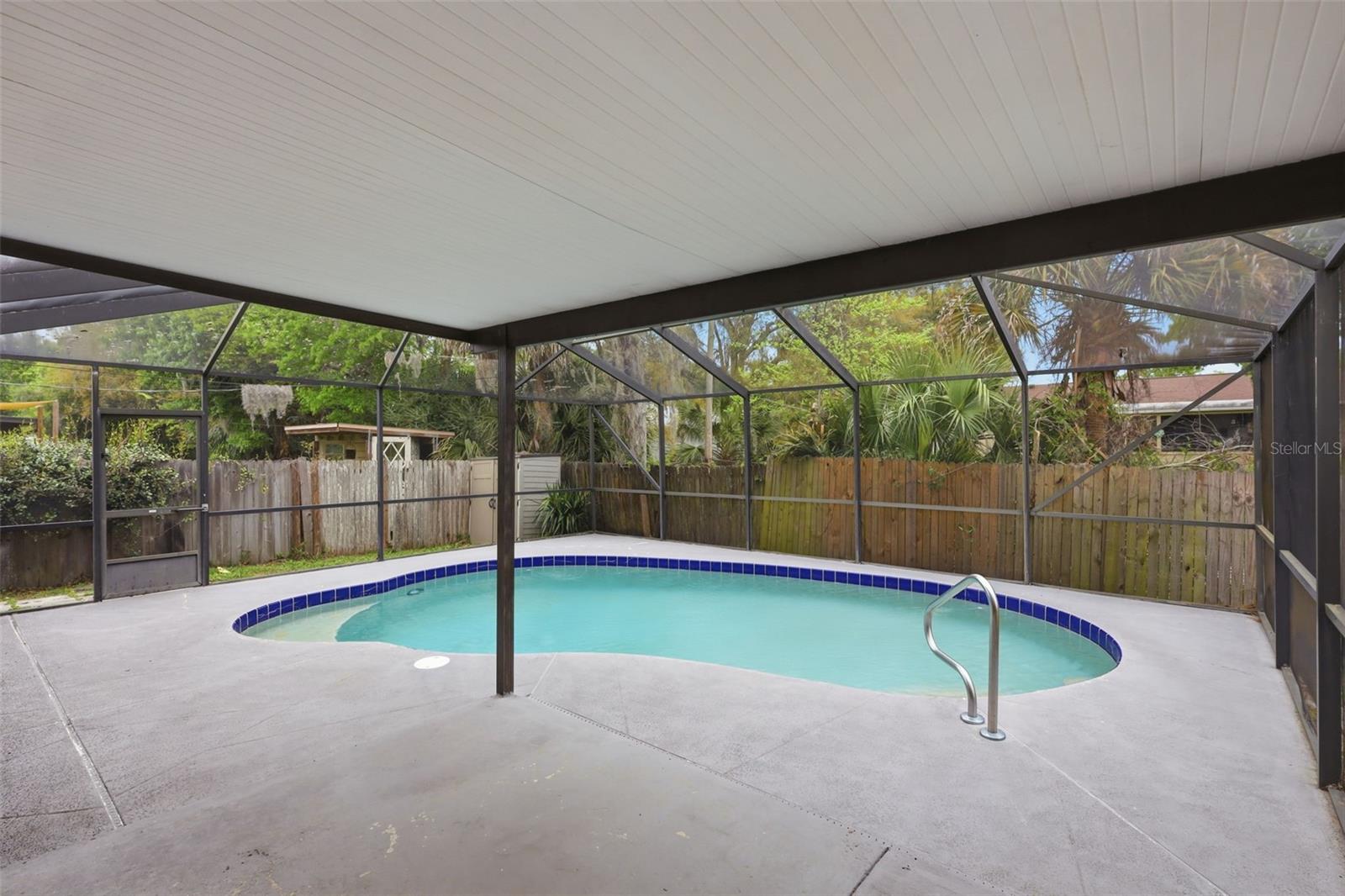 Image 39 of 40 For 2009 Umbrella Tree Drive