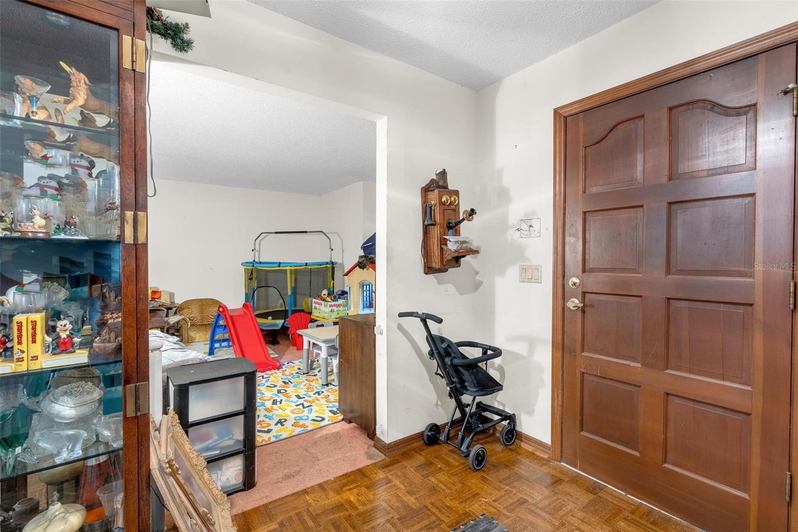 Image 11 of 30 For 475 New York Avenue