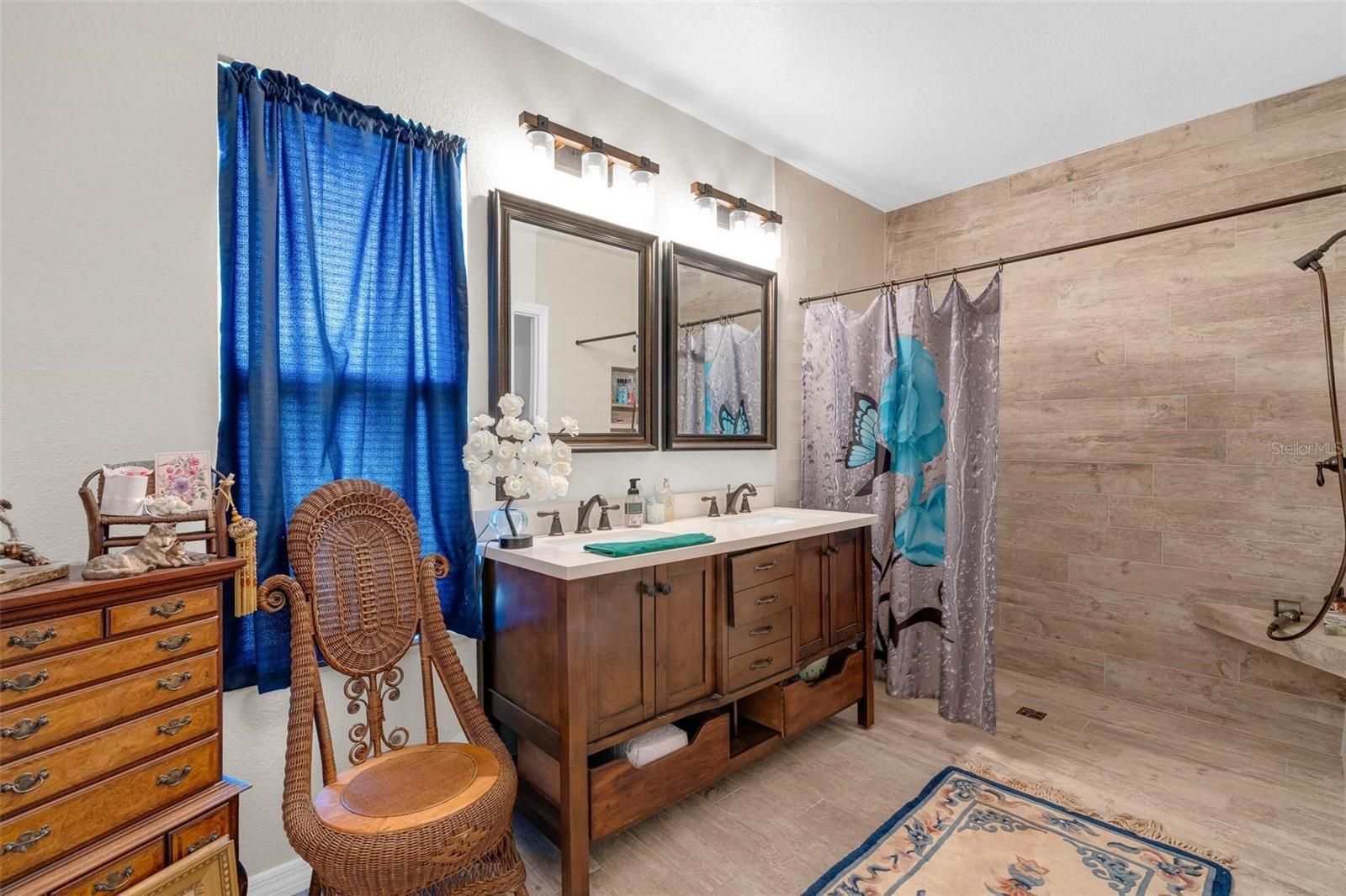 Image 16 of 30 For 475 New York Avenue