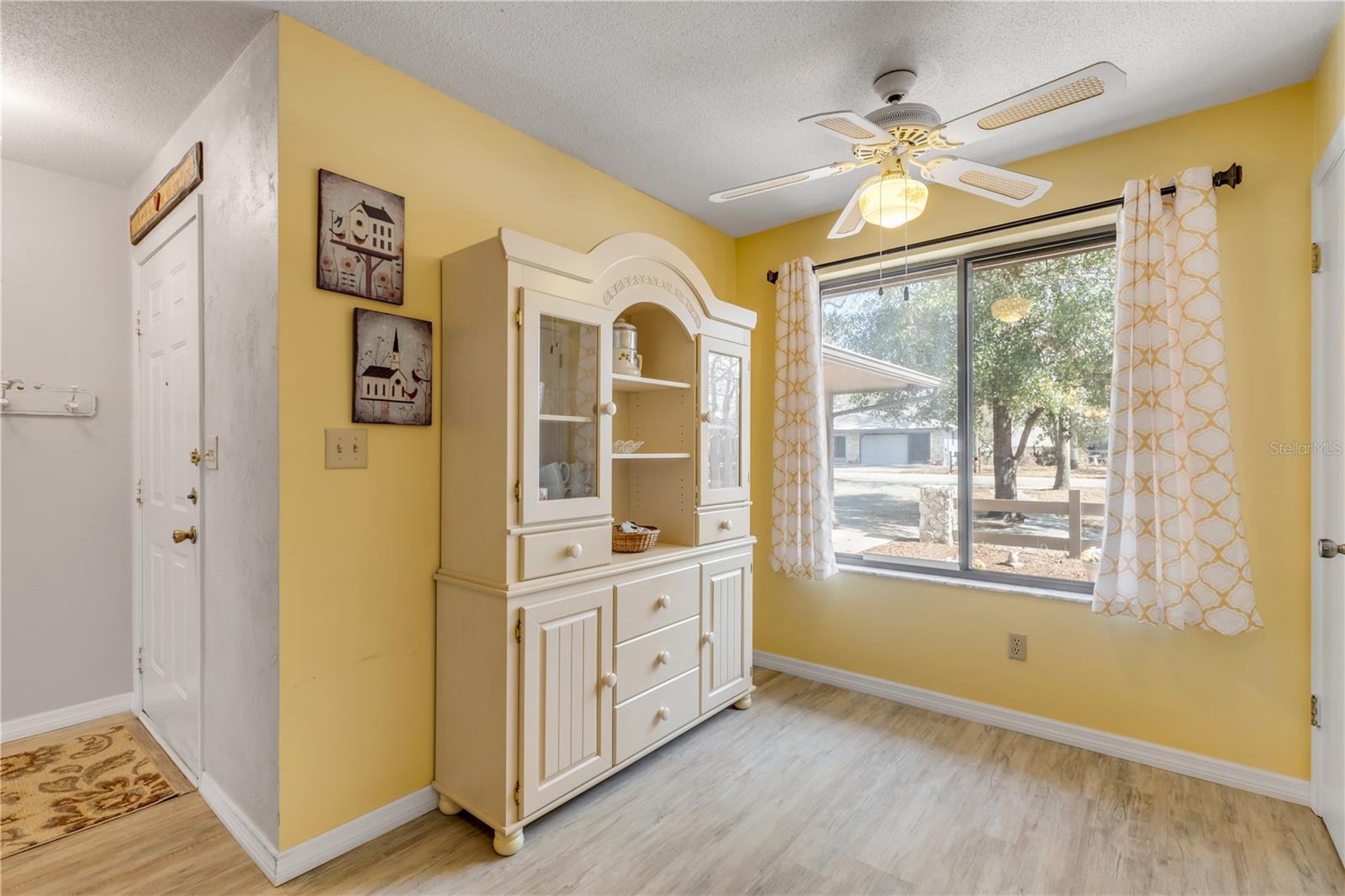 Image 14 of 41 For 47 Crooked Pine Road