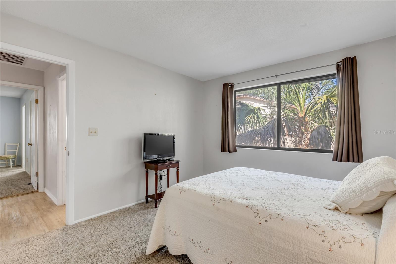 Image 25 of 41 For 47 Crooked Pine Road