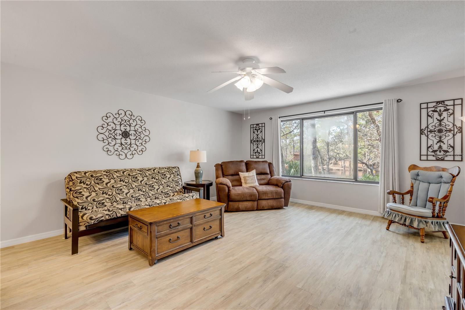 Image 6 of 41 For 47 Crooked Pine Road