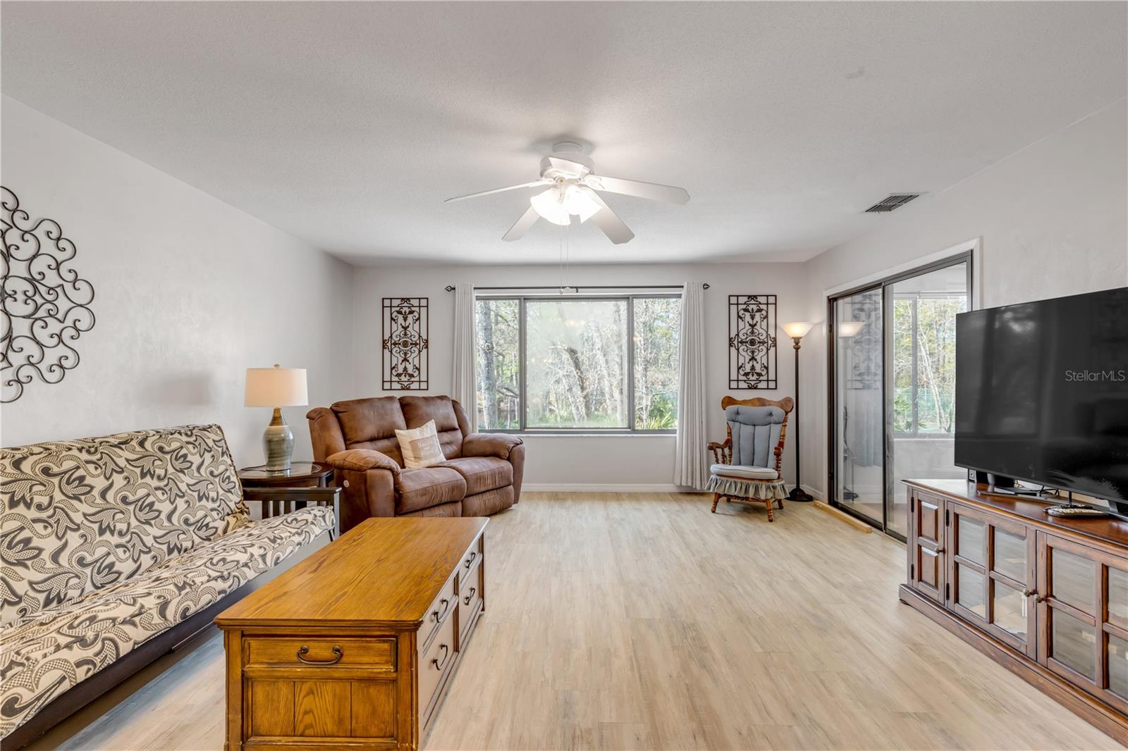 Image 9 of 41 For 47 Crooked Pine Road